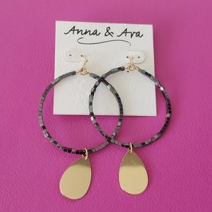 NWT Anna & Ava earings